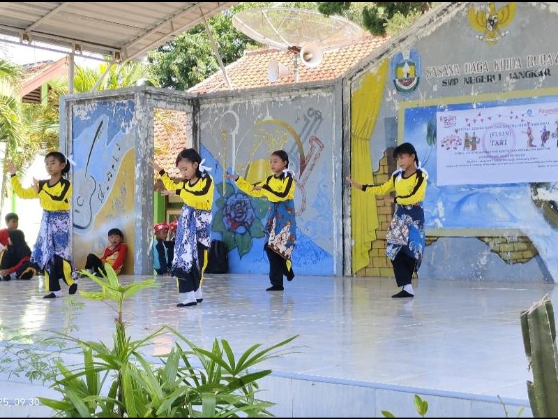 LOMBA SENI TARI
